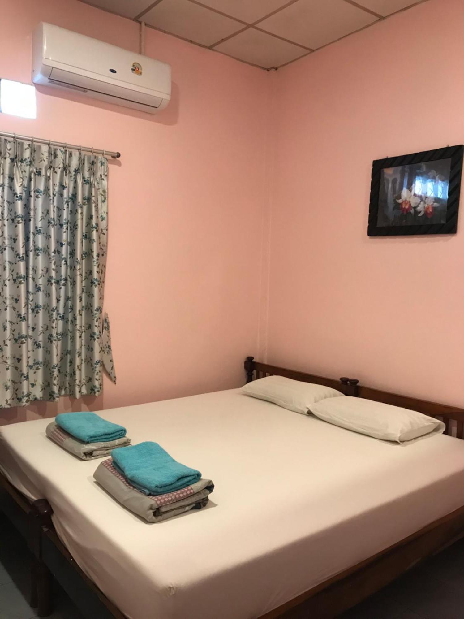 Vitoonguesthouse2Fanrooms & Aircondition スコタイ エクステリア 写真